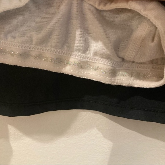 LULULEMON Sz 6 (estimated) Shorts Bloomer Style Side Pleated Seam Detail Skirt - Picture 11 of 12